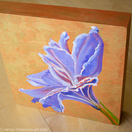 a painting by fine artist Nancy McLennon of a purple amaryllis on metallic gold background sideview